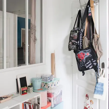 Spacious Family Nest Facing Square Des épinette Appartamento *