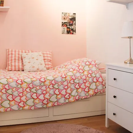 Appartamento Spacious Family Nest Facing Square Des épinette Parigi
