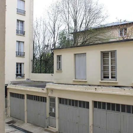 Spacious Family Nest Facing Square Des Epinette *